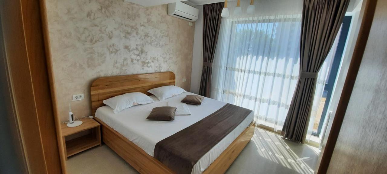 Apart Hotel Victor Mamaia Esterno foto